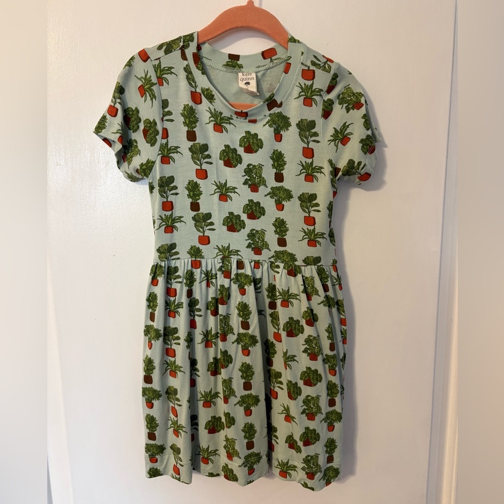 Kate Quinn potted plant dress 🪴